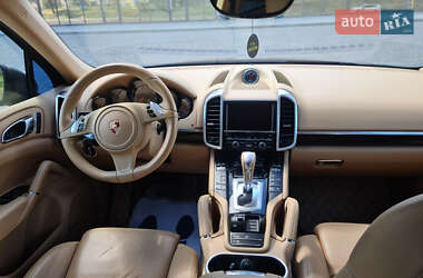 Позашляховик / Кросовер Porsche Cayenne 2014 в 