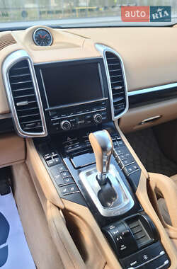 Позашляховик / Кросовер Porsche Cayenne 2014 в 