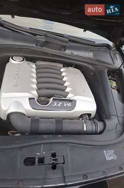 Внедорожник / Кроссовер Porsche Cayenne 2006 в 