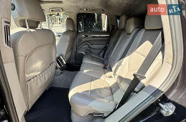 Внедорожник / Кроссовер Porsche Cayenne 2010 в 