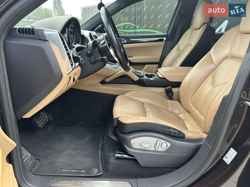 Позашляховик / Кросовер Porsche Cayenne 2016 в Києві