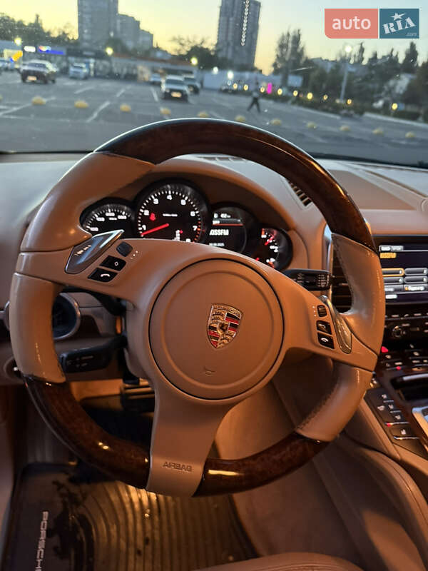 Позашляховик / Кросовер Porsche Cayenne 2012 в Одесі