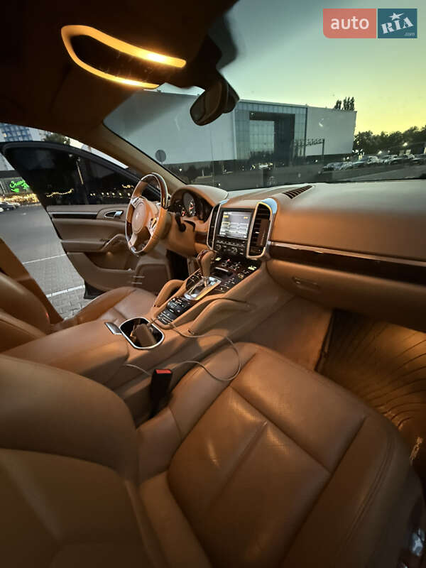 Позашляховик / Кросовер Porsche Cayenne 2012 в Одесі