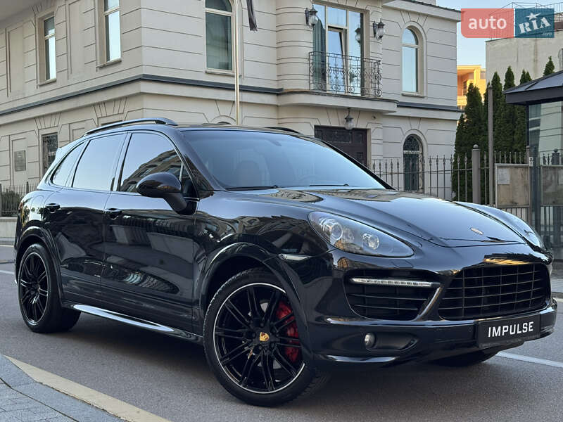 Позашляховик / Кросовер Porsche Cayenne 2012 в Києві
