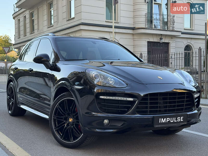 Позашляховик / Кросовер Porsche Cayenne 2012 в Києві