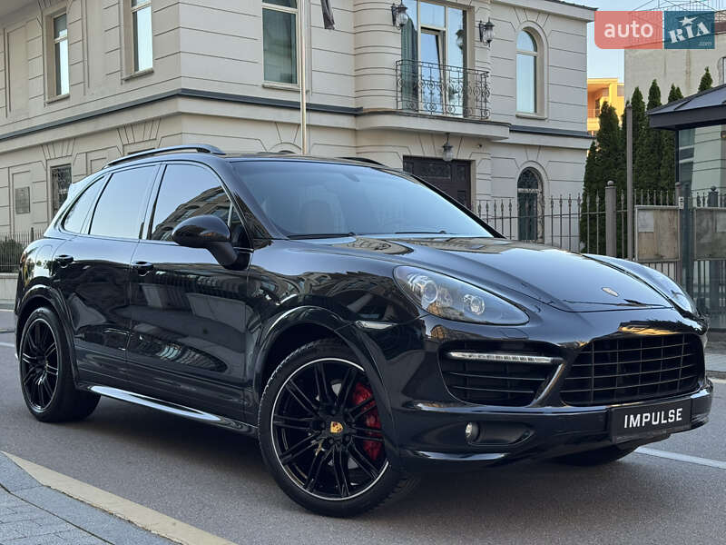 Позашляховик / Кросовер Porsche Cayenne 2012 в Києві