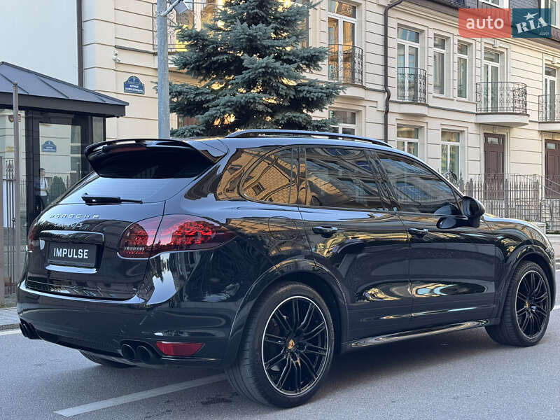 Позашляховик / Кросовер Porsche Cayenne 2012 в Києві