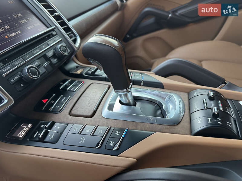 Позашляховик / Кросовер Porsche Cayenne 2012 в Києві