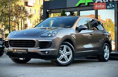 Внедорожник / Кроссовер Porsche Cayenne 2016 в 