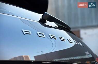 Внедорожник / Кроссовер Porsche Cayenne 2016 в 