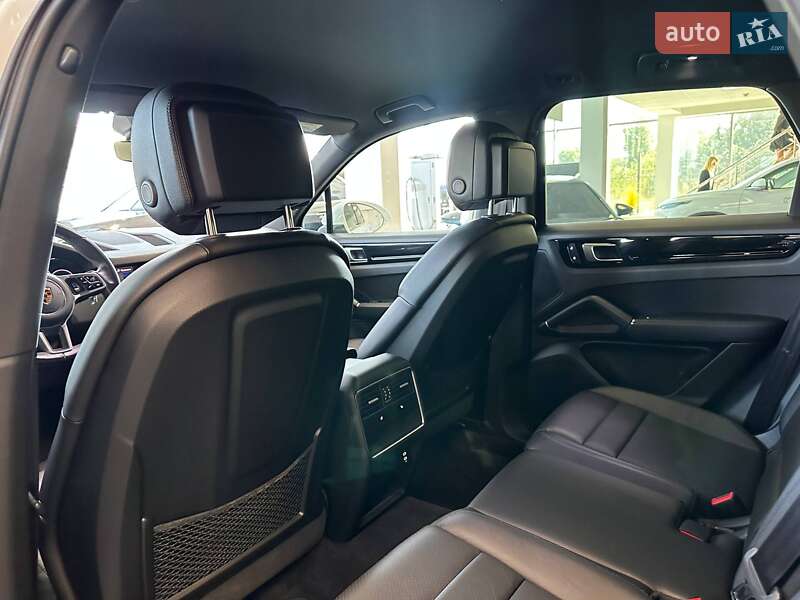 Внедорожник / Кроссовер Porsche Cayenne 2022 в Киеве