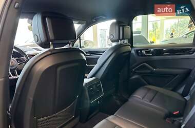 Позашляховик / Кросовер Porsche Cayenne 2022 в 