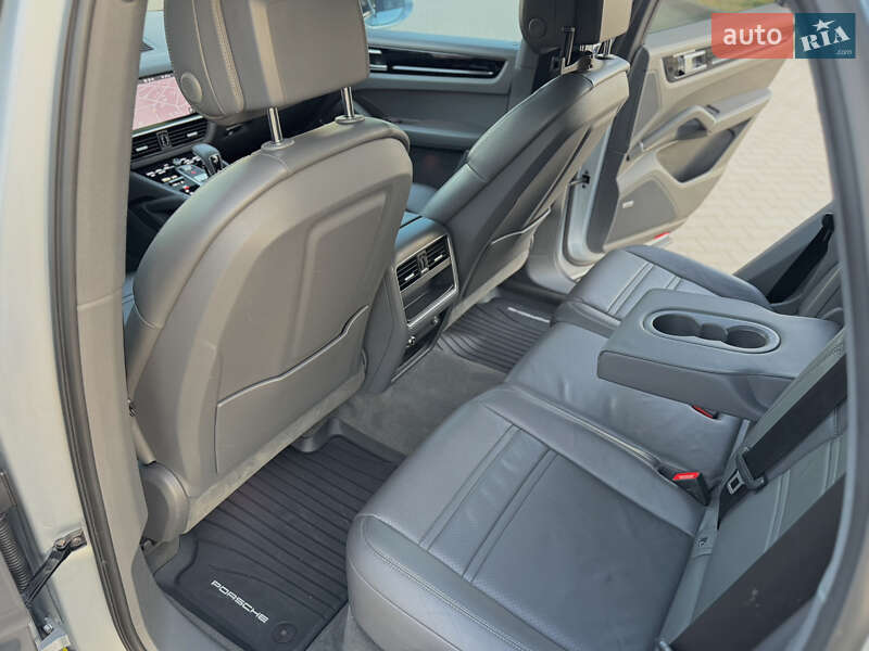 Внедорожник / Кроссовер Porsche Cayenne 2018 в Одессе фото 43 Внедорожник / Кроссовер Porsche Cayenne 2018 в Одессе