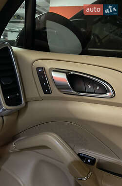 Внедорожник / Кроссовер Porsche Cayenne 2013 в 