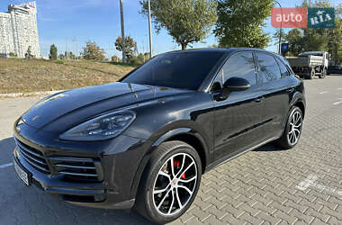 Внедорожник / Кроссовер Porsche Cayenne 2019 в 