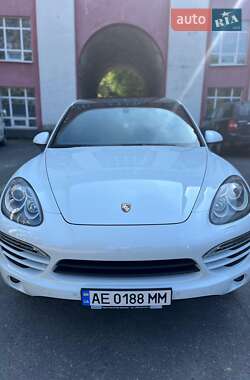 Позашляховик / Кросовер Porsche Cayenne 2012 в 
