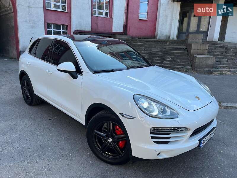 Позашляховик / Кросовер Porsche Cayenne 2012 в 