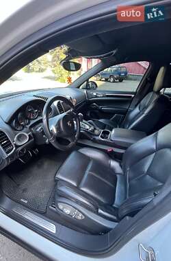 Позашляховик / Кросовер Porsche Cayenne 2012 в 