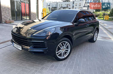 Внедорожник / Кроссовер Porsche Cayenne 2019 в 