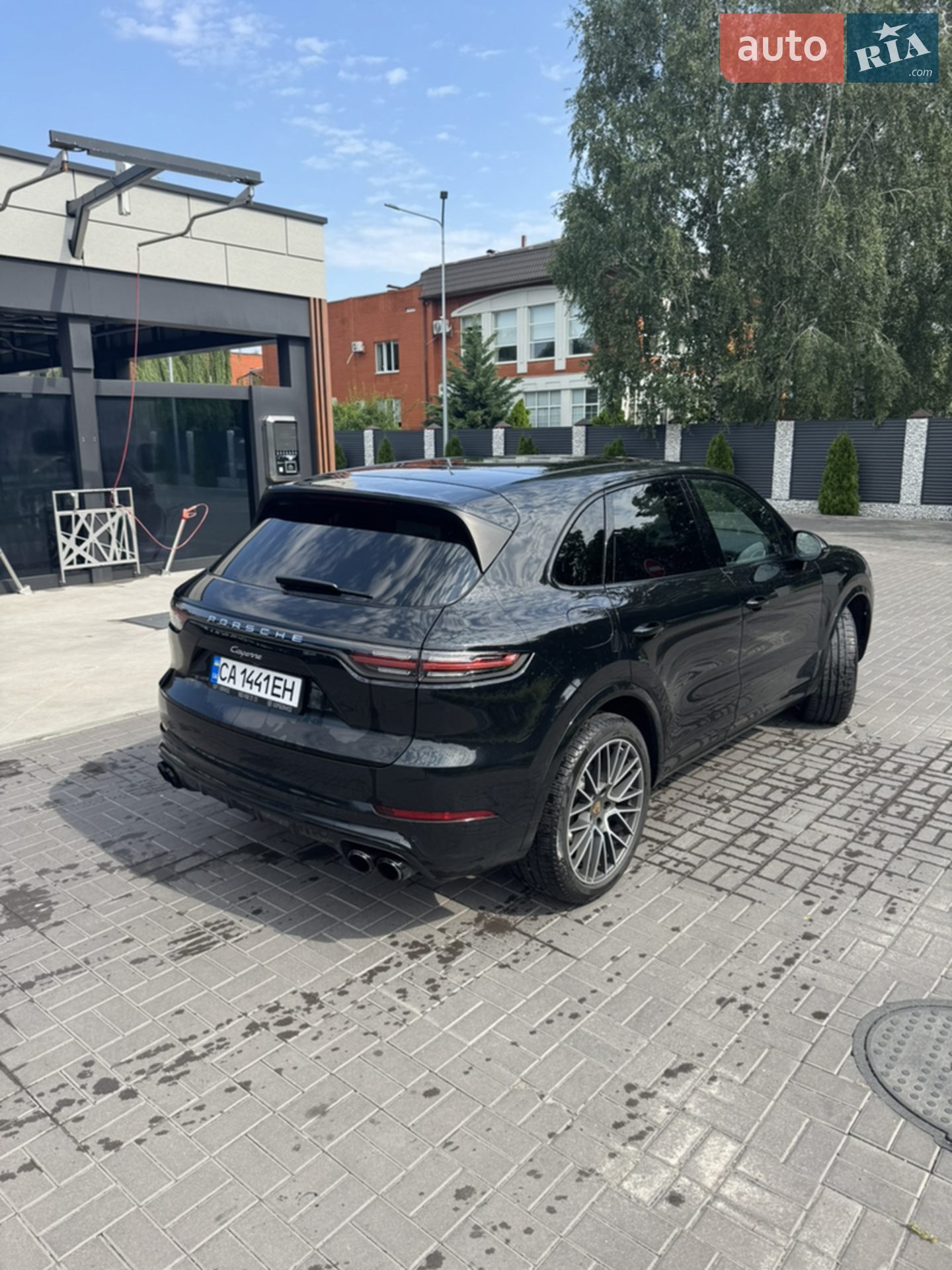2020 Porsche Cayenne - мініатюра 2