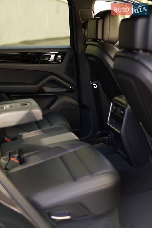 Позашляховик / Кросовер Porsche Cayenne 2018 в Києві