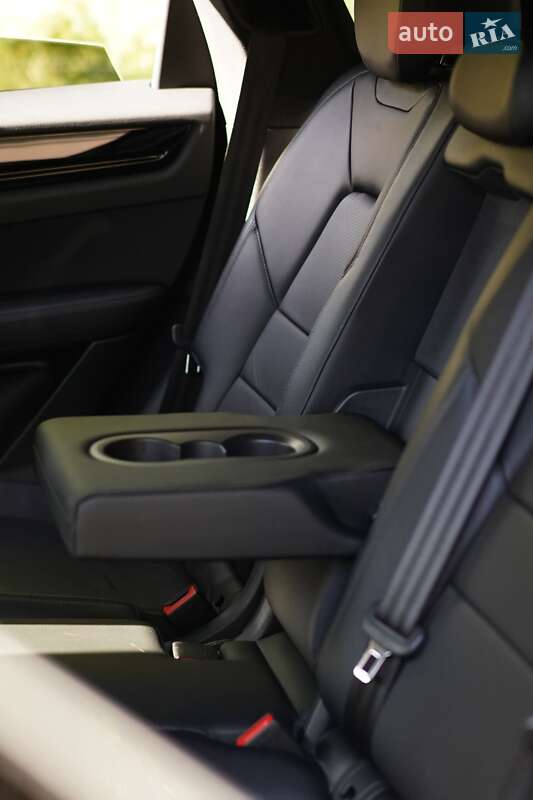 Позашляховик / Кросовер Porsche Cayenne 2018 в Києві