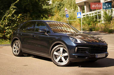 Внедорожник / Кроссовер Porsche Cayenne 2018 в 