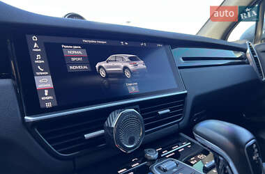 Внедорожник / Кроссовер Porsche Cayenne 2019 в 