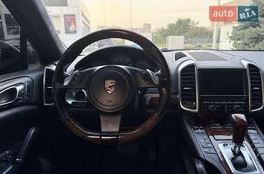 Внедорожник / Кроссовер Porsche Cayenne 2010 в 