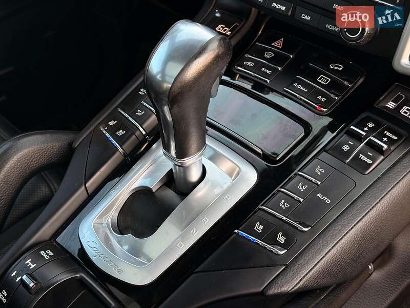 Позашляховик / Кросовер Porsche Cayenne 2016 в Львові