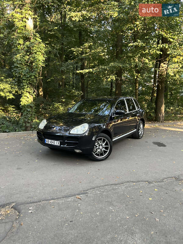 Внедорожник / Кроссовер Porsche Cayenne 2004 в 