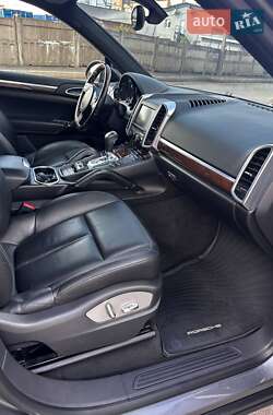 Внедорожник / Кроссовер Porsche Cayenne 2013 в 