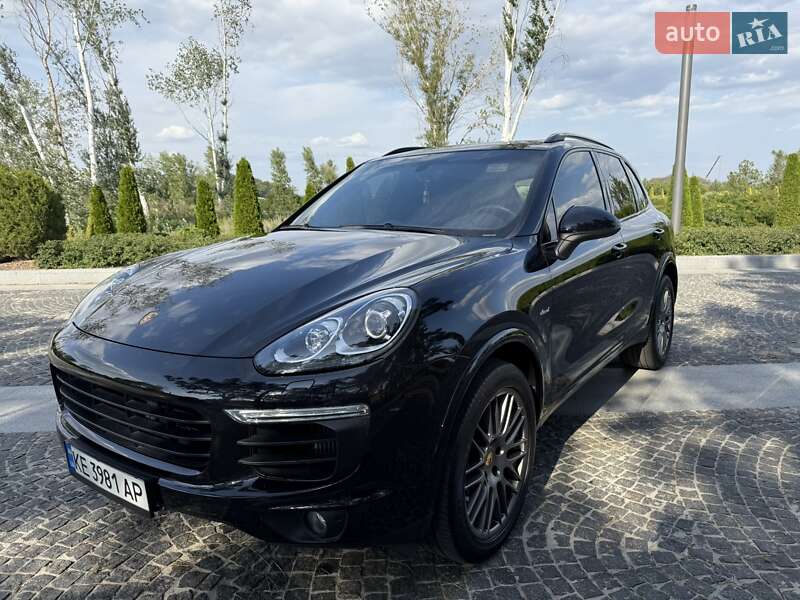 Позашляховик / Кросовер Porsche Cayenne 2017 в 