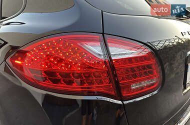 Внедорожник / Кроссовер Porsche Cayenne 2014 в 