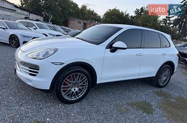 Позашляховик / Кросовер Porsche Cayenne 2014 в 