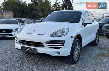 Позашляховик / Кросовер Porsche Cayenne 2014 в 