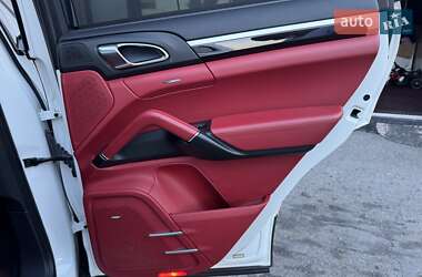 Позашляховик / Кросовер Porsche Cayenne 2014 в 