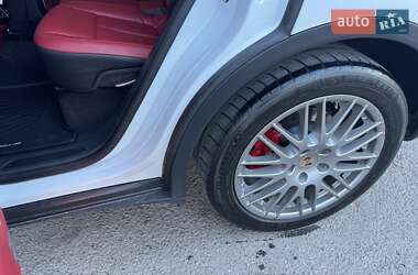 Позашляховик / Кросовер Porsche Cayenne 2014 в 