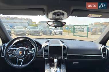 Позашляховик / Кросовер Porsche Cayenne 2017 в 