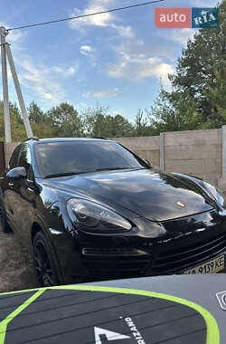 Позашляховик / Кросовер Porsche Cayenne 2012 в 