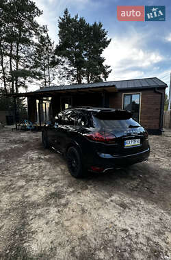 Позашляховик / Кросовер Porsche Cayenne 2012 в 