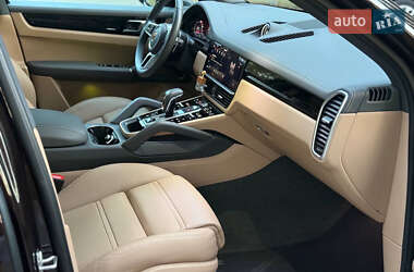 Позашляховик / Кросовер Porsche Cayenne 2022 в 