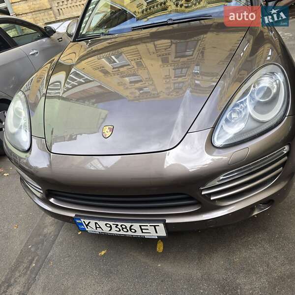 Внедорожник / Кроссовер Porsche Cayenne 2012 в Киеве