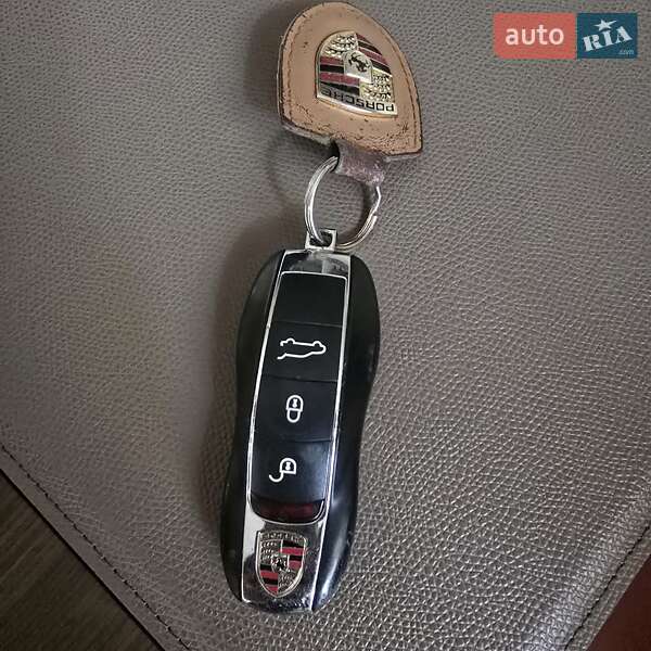 Внедорожник / Кроссовер Porsche Cayenne 2012 в Киеве