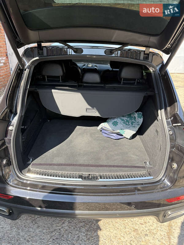 Позашляховик / Кросовер Porsche Cayenne 2017 в Дніпрі