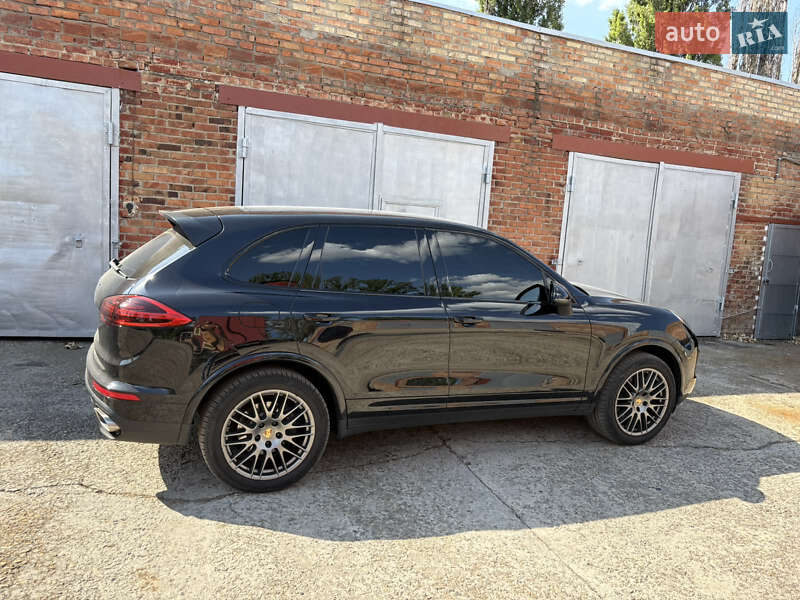 Позашляховик / Кросовер Porsche Cayenne 2017 в Дніпрі