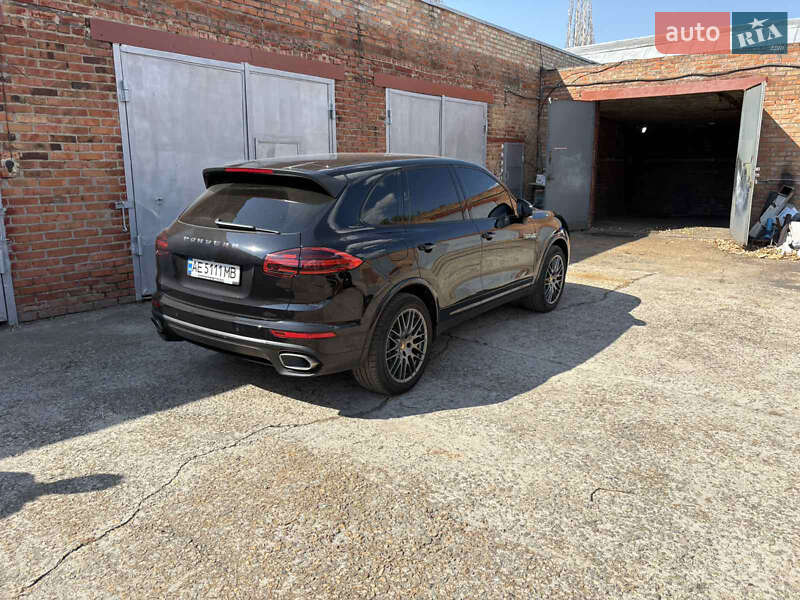 Позашляховик / Кросовер Porsche Cayenne 2017 в Дніпрі