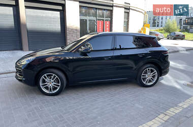 Внедорожник / Кроссовер Porsche Cayenne 2019 в 
