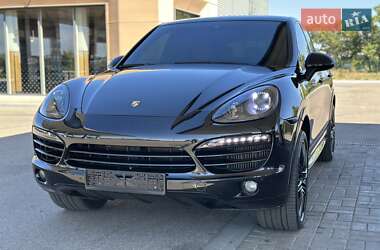 Позашляховик / Кросовер Porsche Cayenne 2014 в Дніпрі