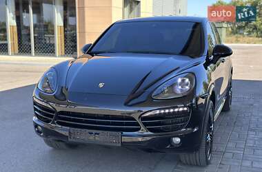 Позашляховик / Кросовер Porsche Cayenne 2014 в 